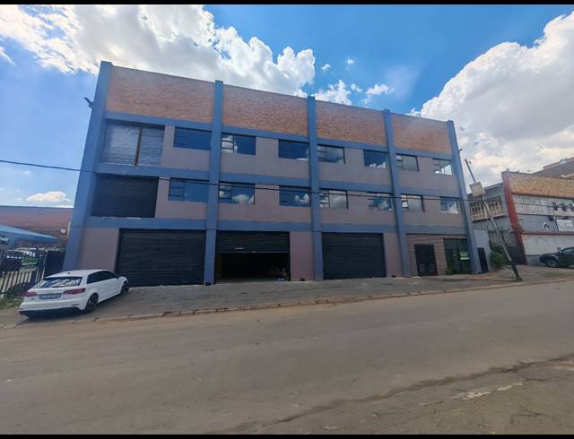 2,289M² WAREHOUSE FOR SALE IN OPHIRTON